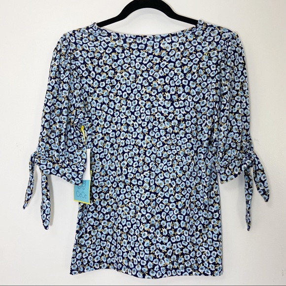 NWT CeCe Floral Blouse Blue Yellow X-Small - Picture 5 of 6